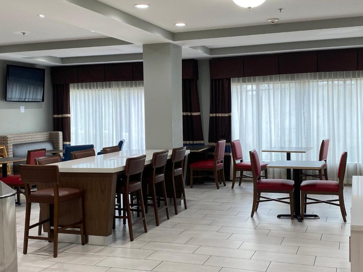 Holiday Inn Express Hotel & Suites Hope Mills-Fayetteville Airport, An Ihg Hotel Zewnętrze zdjęcie